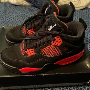 Thunder Red Jordan 4